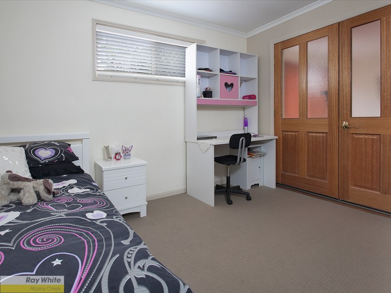 8 Peace Court, Eatons Hill QLD 4037