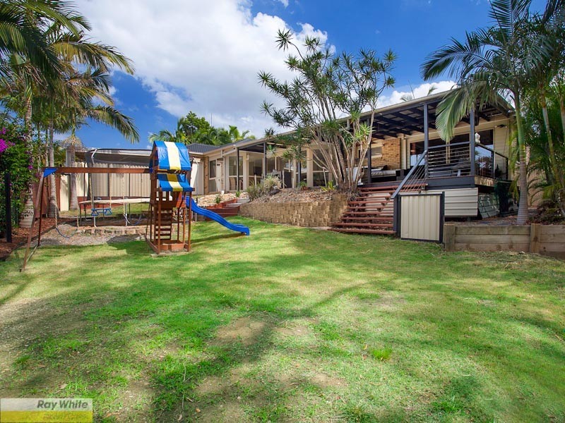 8 Peace Court, Eatons Hill QLD 4037