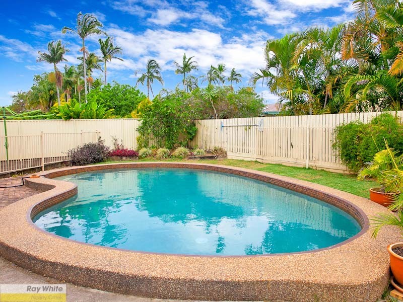 8 Caradon Street, Albany Creek QLD 4035