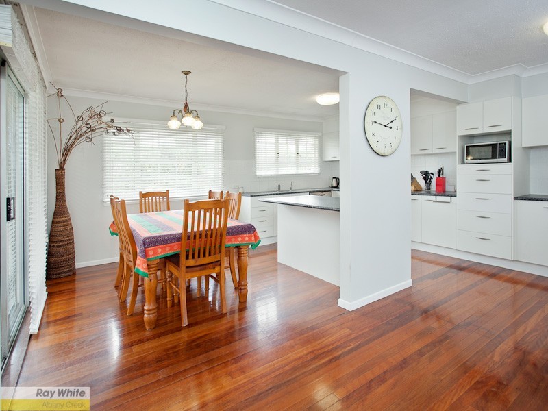 8 Caradon Street, Albany Creek QLD 4035