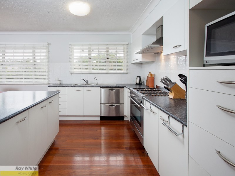 8 Caradon Street, Albany Creek QLD 4035