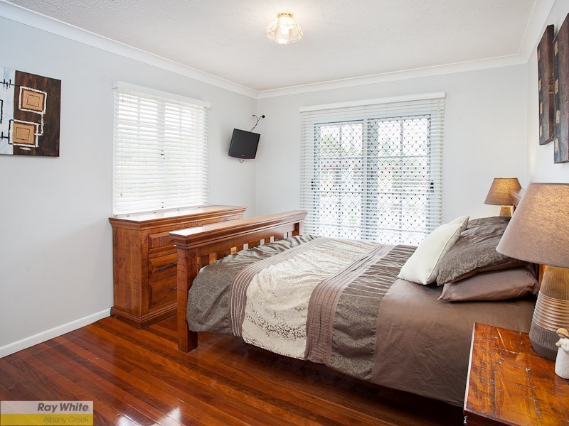 8 Caradon Street, Albany Creek QLD 4035