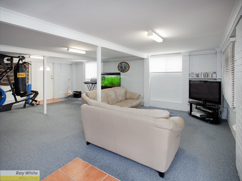 8 Caradon Street, Albany Creek QLD 4035