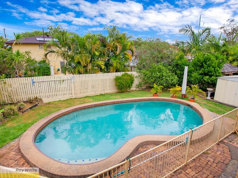 8 Caradon Street, Albany Creek QLD 4035