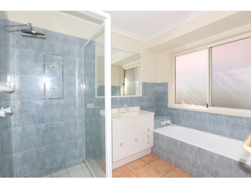 18 Granada Drive, Eatons Hill QLD 4037