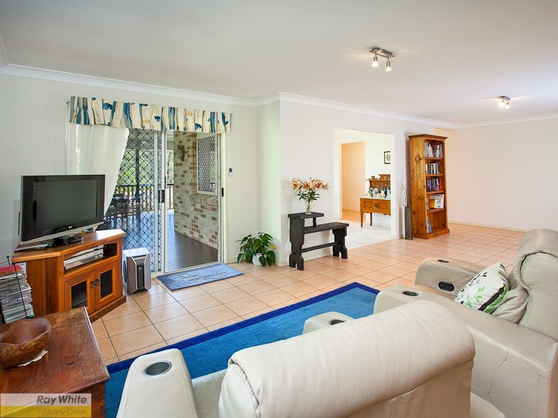 2 Awonga Court, Albany Creek QLD 4035