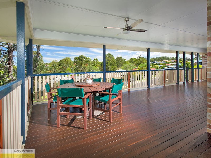 2 Awonga Court, Albany Creek QLD 4035