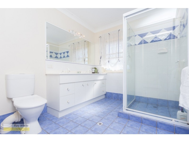 2 Awonga Court, Albany Creek QLD 4035