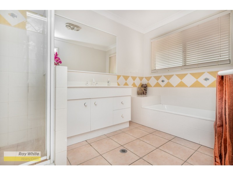 2 Awonga Court, Albany Creek QLD 4035