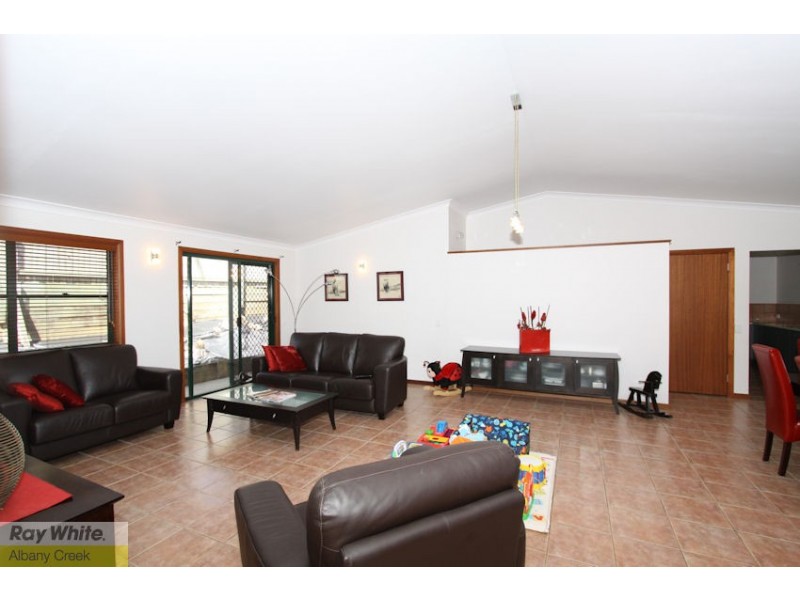 20 Sunblest Court, Eatons Hill QLD 4037