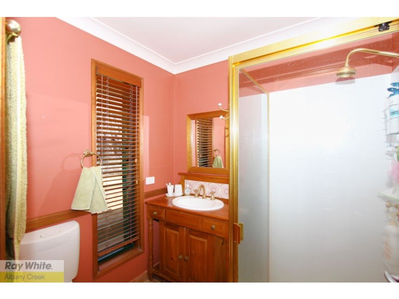 20 Sunblest Court, Eatons Hill QLD 4037