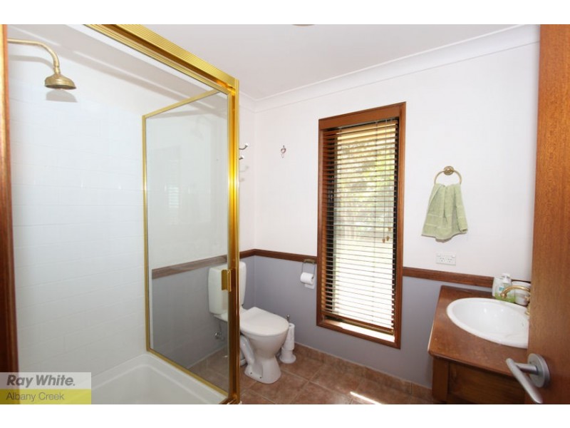 20 Sunblest Court, Eatons Hill QLD 4037