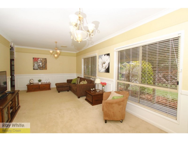 1 Woodrow Ct, Ferny Hills QLD 4055