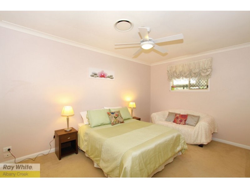 1 Woodrow Ct, Ferny Hills QLD 4055