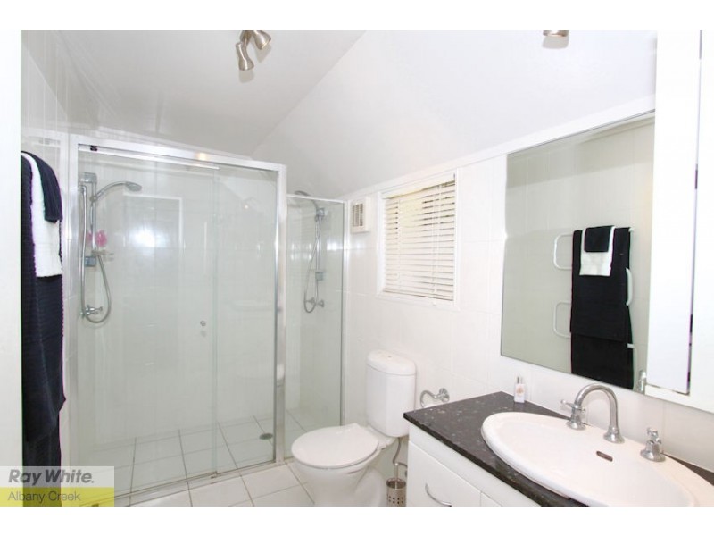 1 Woodrow Ct, Ferny Hills QLD 4055