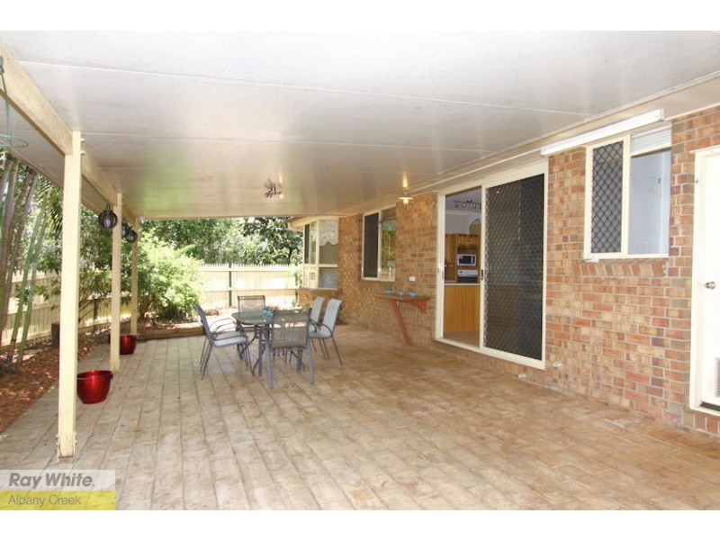 1 Woodrow Ct, Ferny Hills QLD 4055