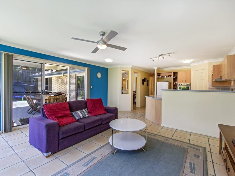 3 Calliston Ct, Cashmere QLD 4500