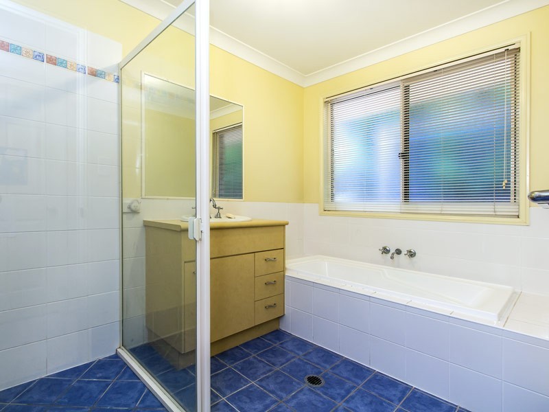 3 Calliston Ct, Cashmere QLD 4500