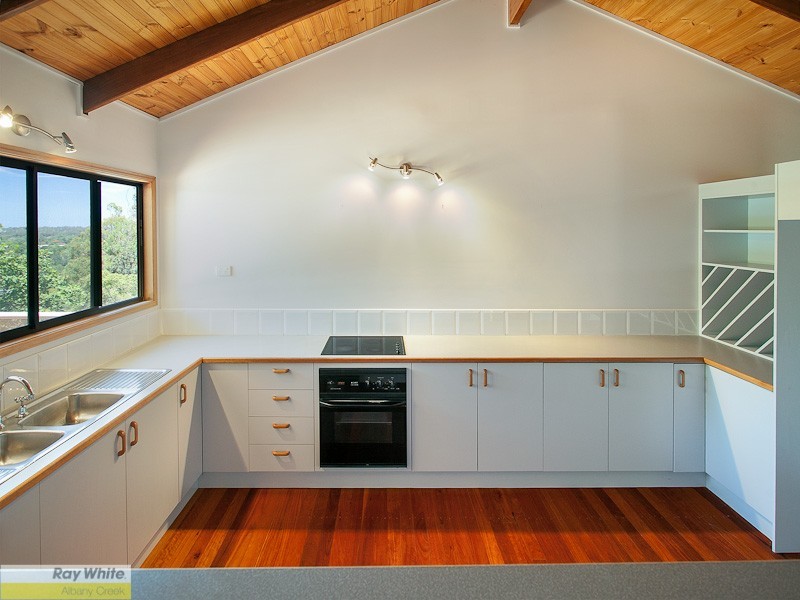 6 Nestor Ct, Eatons Hill QLD 4037