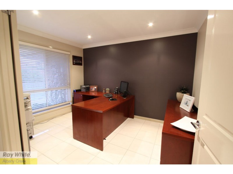 6 Medeo Court, Eatons Hill QLD 4037