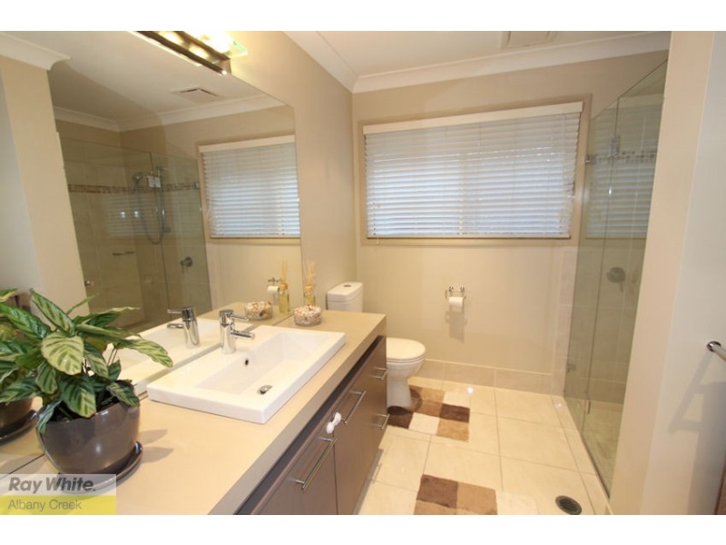 6 Medeo Court, Eatons Hill QLD 4037