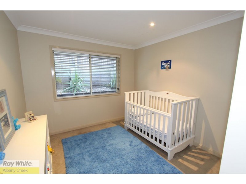 6 Medeo Court, Eatons Hill QLD 4037