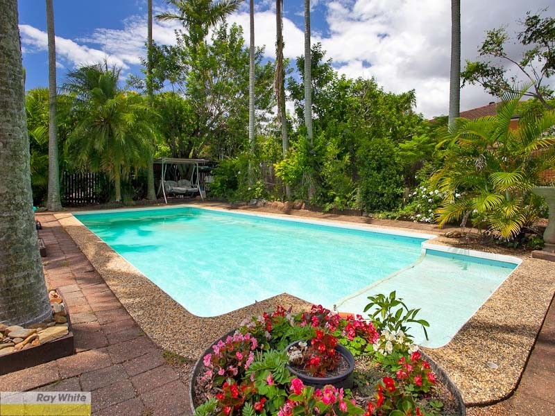 16 Pleasant Drive, Albany Creek QLD 4035