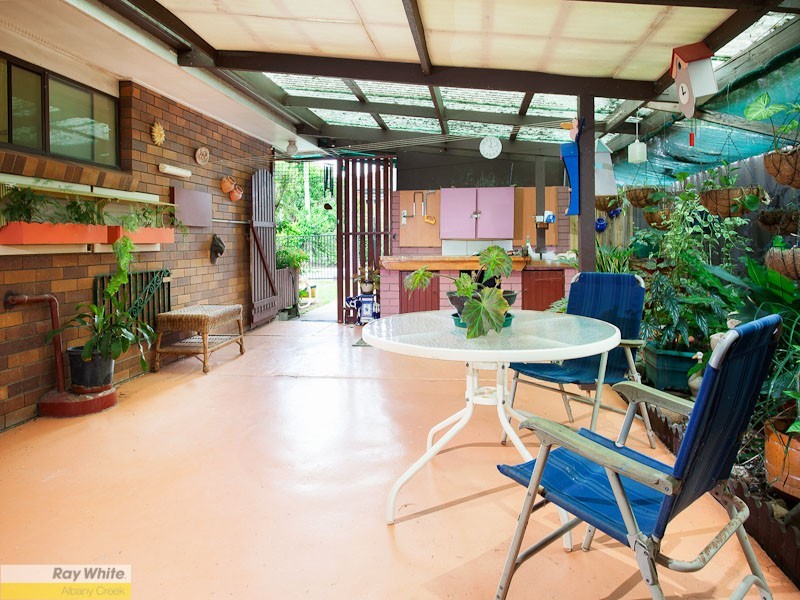 16 Pleasant Drive, Albany Creek QLD 4035