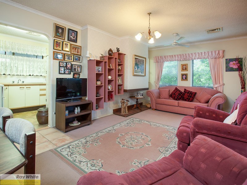 16 Pleasant Drive, Albany Creek QLD 4035