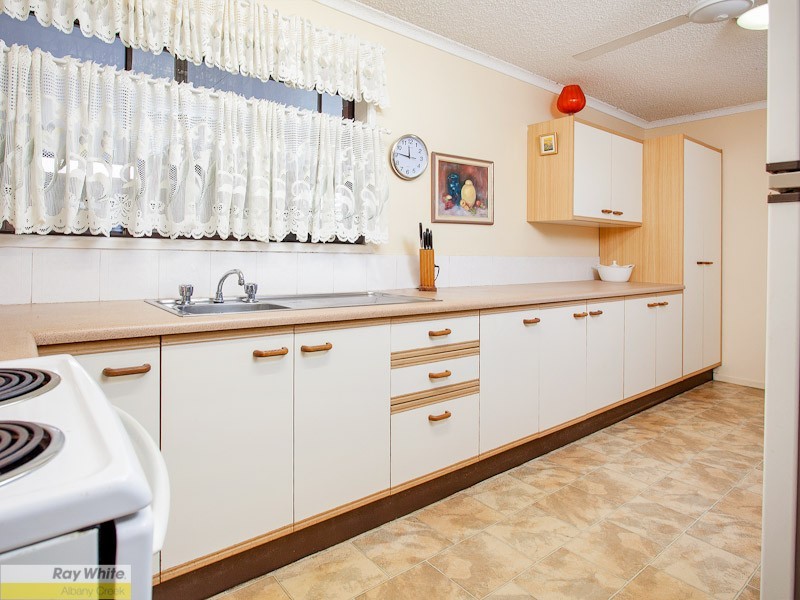 16 Pleasant Drive, Albany Creek QLD 4035