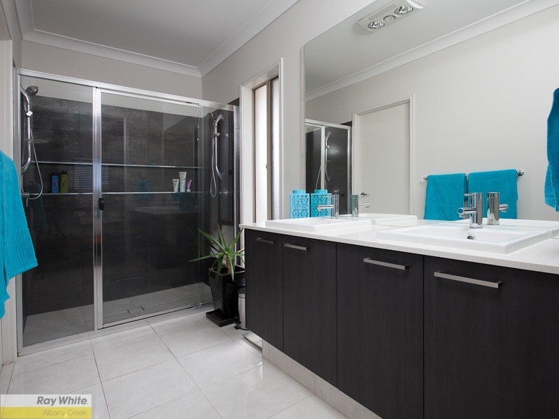 5 Pallas Parade, Warner QLD 4500