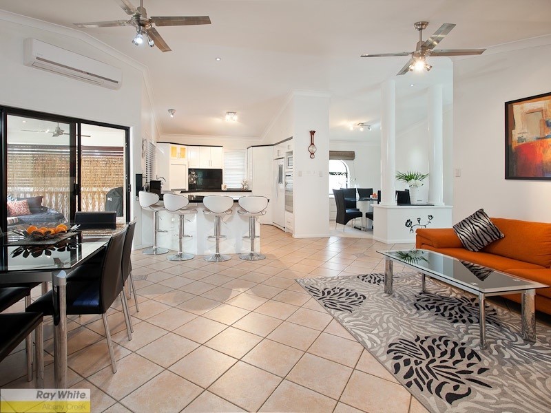 10 Bangalow Place, Albany Creek QLD 4035