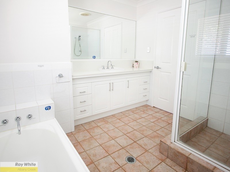 10 Bangalow Place, Albany Creek QLD 4035