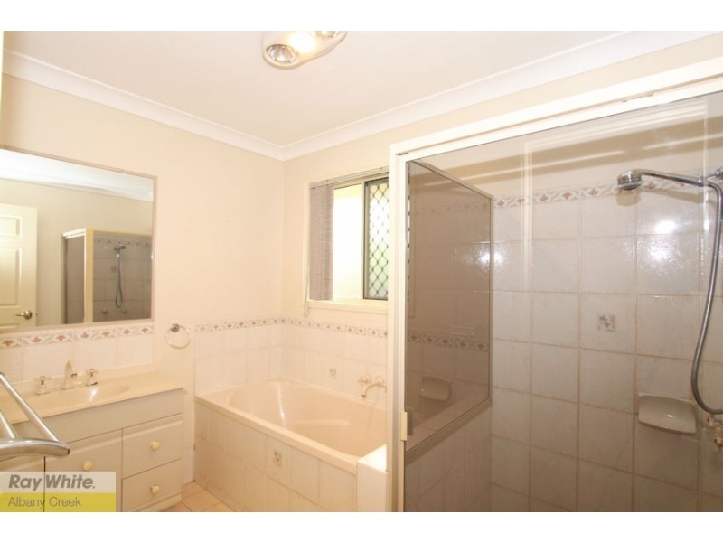 10 Tiffany Court, Eatons Hill QLD 4037