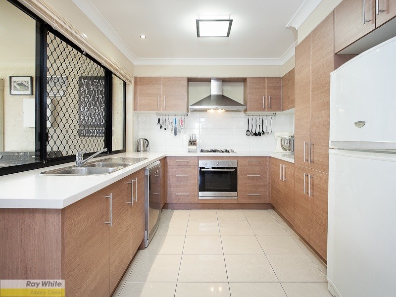 77 Caribou Crescent, Fitzgibbon QLD 4018