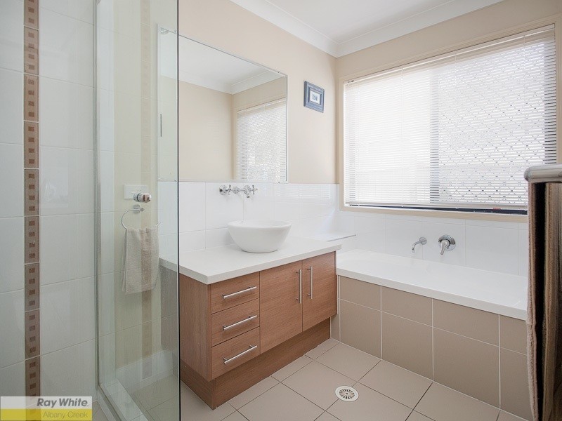 77 Caribou Crescent, Fitzgibbon QLD 4018