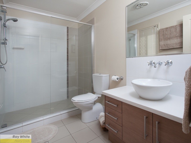 77 Caribou Crescent, Fitzgibbon QLD 4018