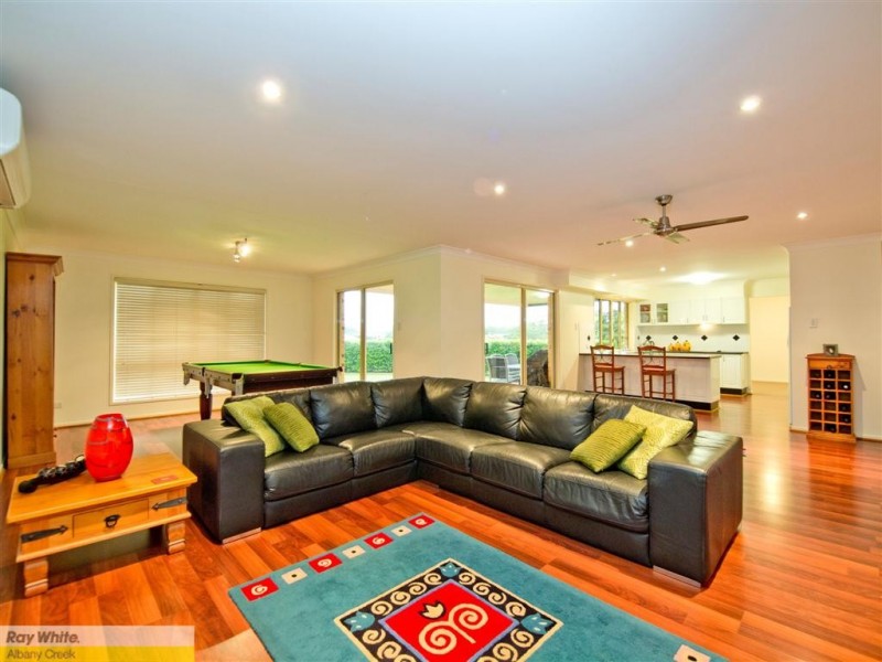 18 Toressian Place, Cashmere QLD 4500