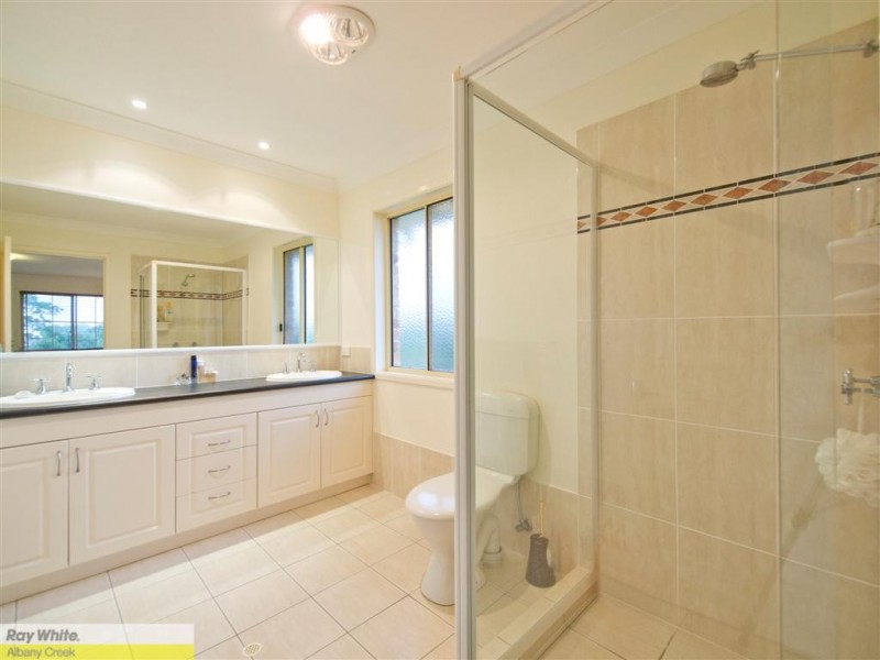 18 Toressian Place, Cashmere QLD 4500