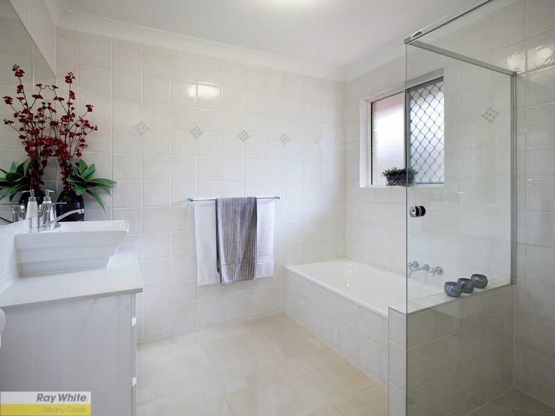 13 Chisholm Court, Albany Creek QLD 4035