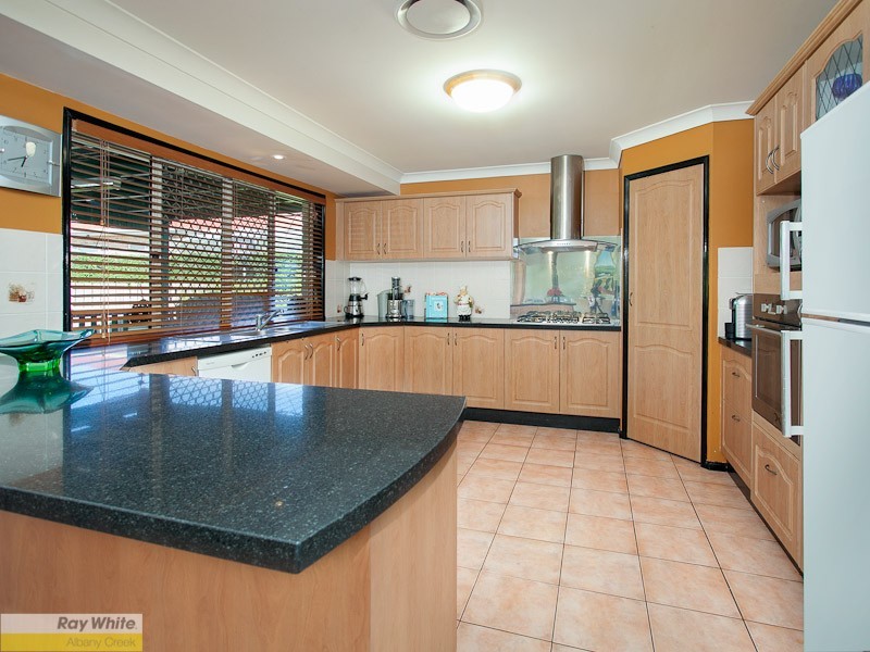 3 Sonya Court, Eatons Hill QLD 4037