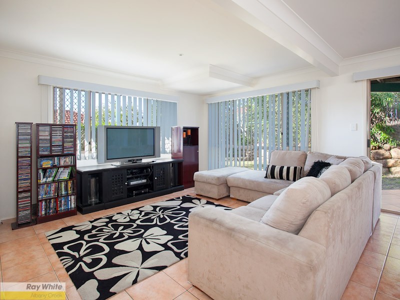 3 Sonya Court, Eatons Hill QLD 4037