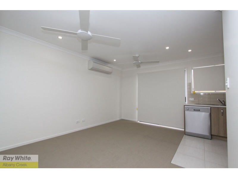 8 Cascade Lane, Fitzgibbon QLD 4018