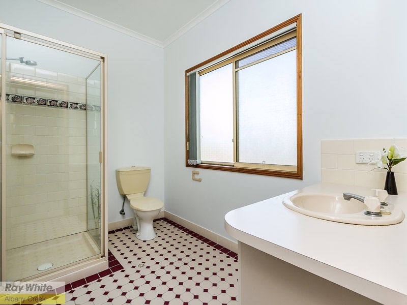 10 Silkyoak Way, Albany Creek QLD 4035