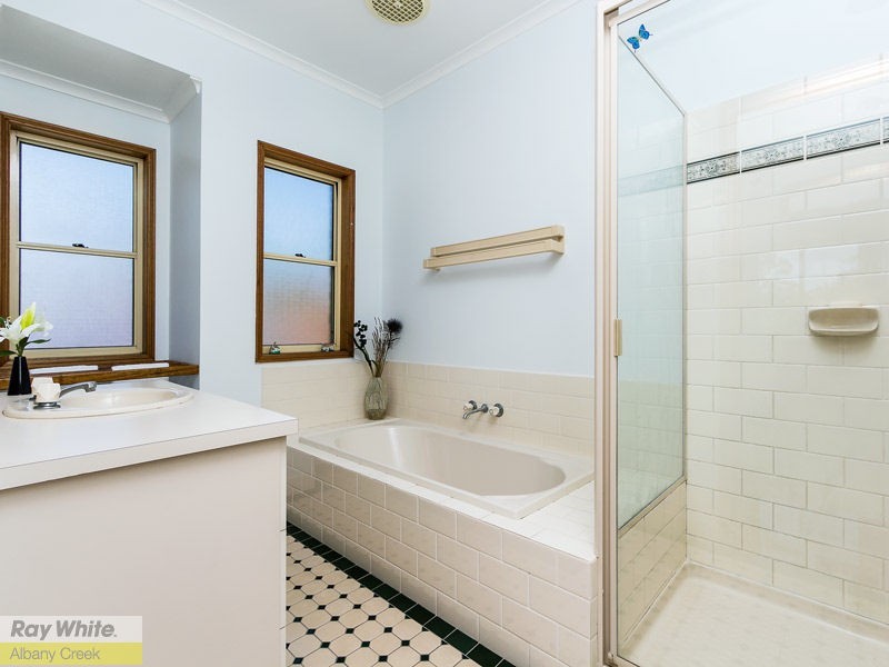 10 Silkyoak Way, Albany Creek QLD 4035