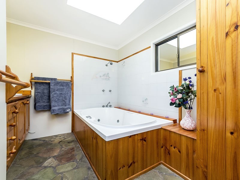 8 Kesteven Street, Albany Creek QLD 4035