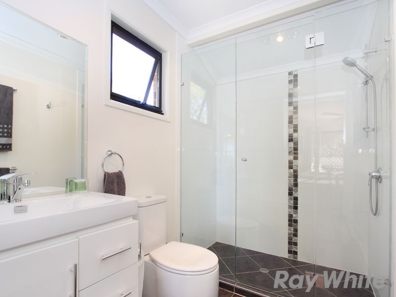 7 Sarah Court, Eatons Hill QLD 4037