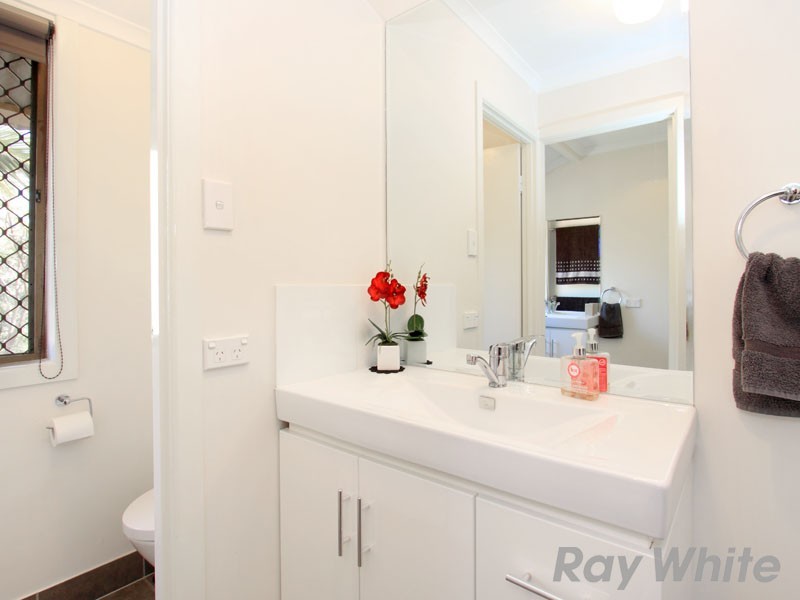 7 Sarah Court, Eatons Hill QLD 4037