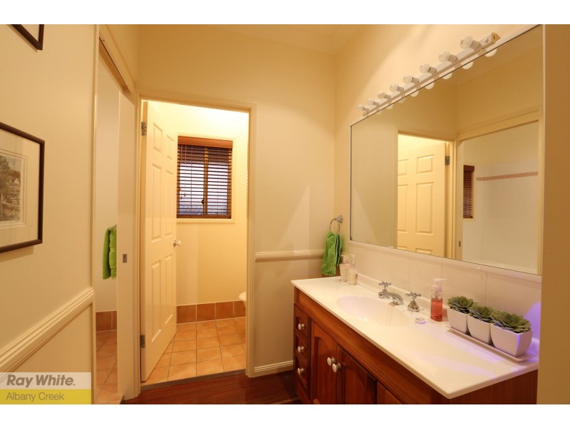 20 Woodgate Court, Ferny Hills QLD 4055