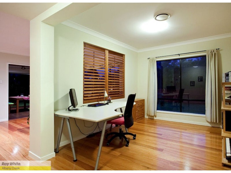 15 Rivergum Drive, Eatons Hill QLD 4037